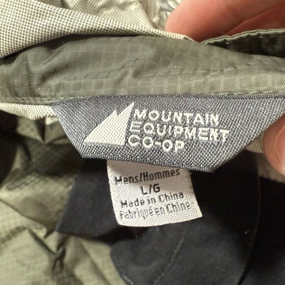 Vintage MEC Olive Rain Jacket - Picture 5 of 7